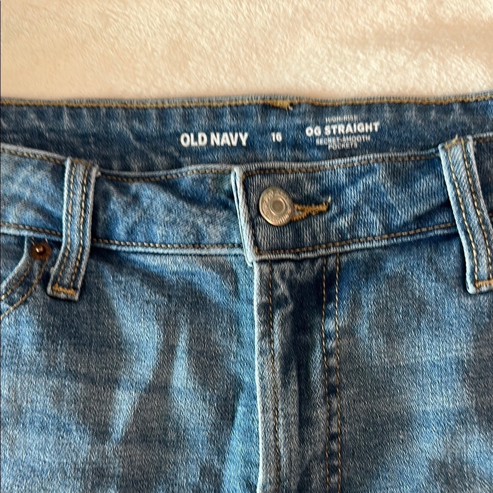 Old Navy Women's Blue Denim Shorts - Picture 2 of 4